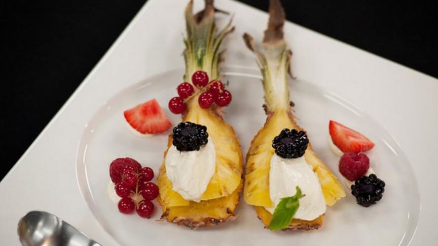 Рецепт ананас, запеченный в соли