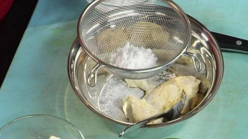 ананас, запеченный в соли