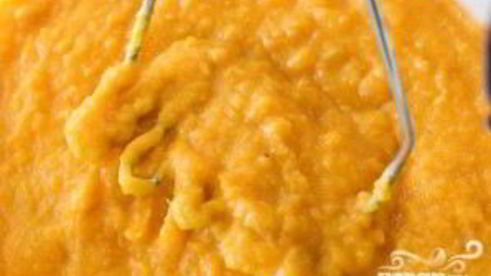 десерт из сладкого картофеля и орехов