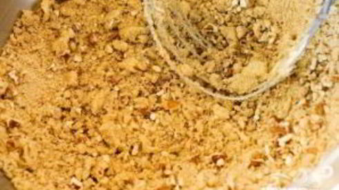 десерт из сладкого картофеля и орехов