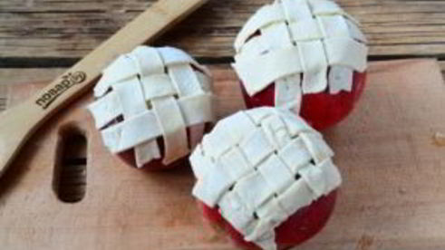 фаршированные яблоки в духовке