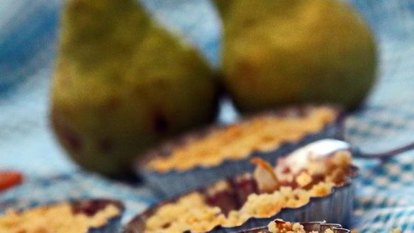 Рецепт Грушево-брусничный крамбл