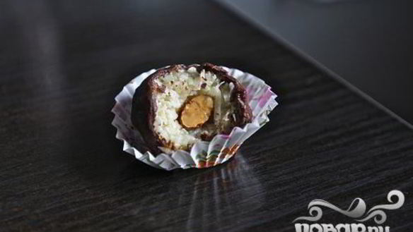 Рецепт Кокосовые конфеты с миндалем и шоколадом