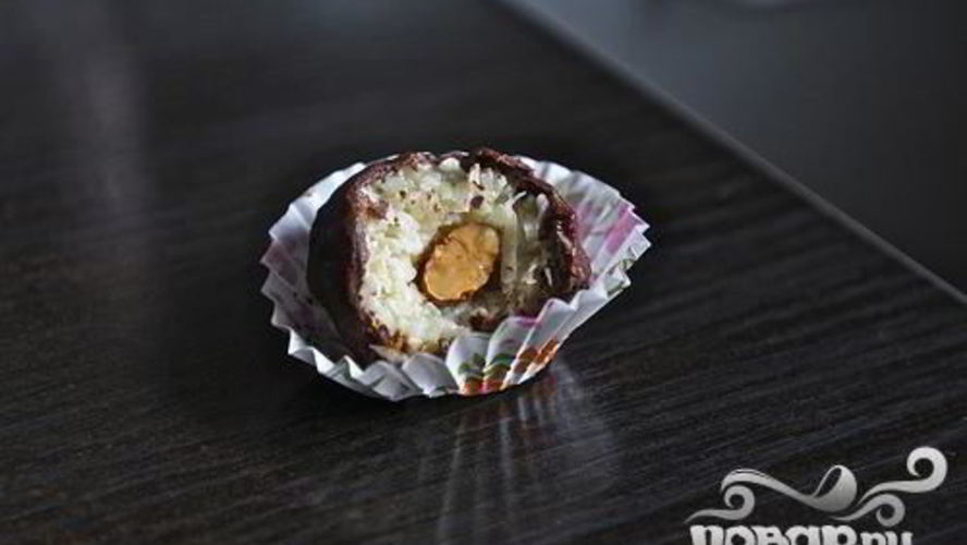 Рецепт кокосовые конфеты с миндалем и шоколадом