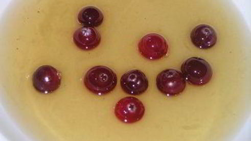 конфетки клюква в снегу