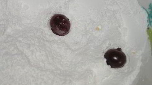 конфетки клюква в снегу