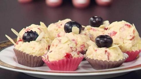 конфеты из миндаля и белого шоколада