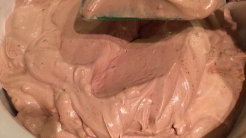 шоколадное джелато с фундуком и конфетами бачио