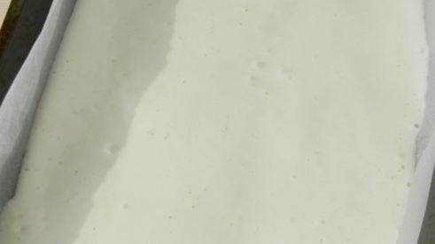 бисквитный рулет со сливочно-творожным кремом и глазурью