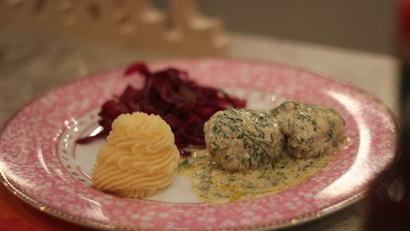 Рецепт Фрикадельки c кремовой заправкой из сметаны с соусом табаско