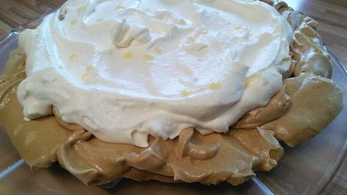 карамельная павлова со сливочным кремом и яичным ликером