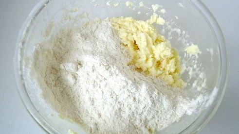 корзинки с белковым кремом