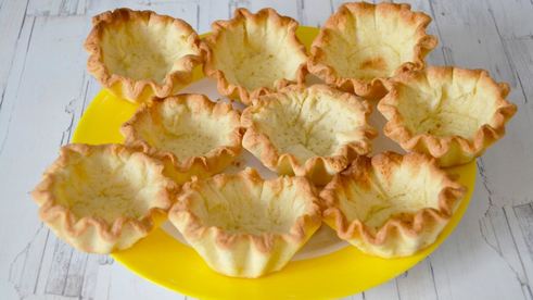 корзиночки с белковым кремом песочные