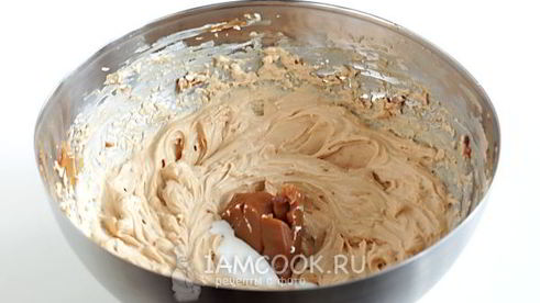 крем из сметаны и сгущенки для торта