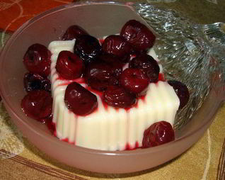 Крем с вишнями