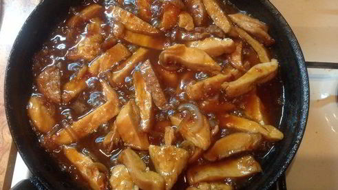 курица в соусе с кремовой кашей