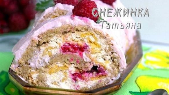 Рецепт Рулет из овсяных хлопьев с творожно-малиновой начинкой и кремом