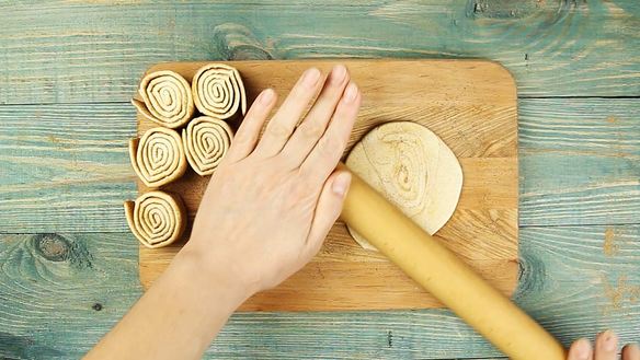 Рецепт Слоеные корзинки с кремом и карамелью