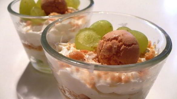 Рецепт Творожный крем с виноградом и амареттини