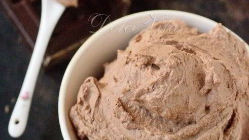 взбитый шоколадный крем-ганаш