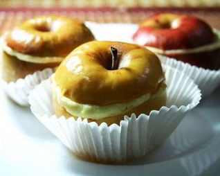 Запеченные яблоки с творожным кремом