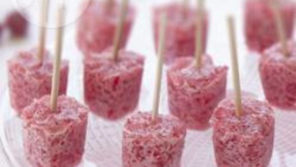 Рецепт Домашнее малиновое мороженое с желе