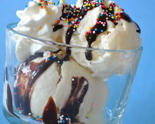 Домашнее ванильное мороженое