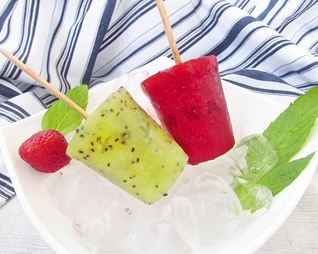 Домашние мороженое фруктовый лед в блендере