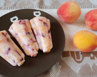 Йогуртовое мороженое с фруктами