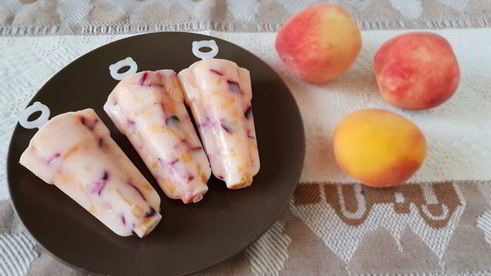 йогуртовое мороженое с фруктами