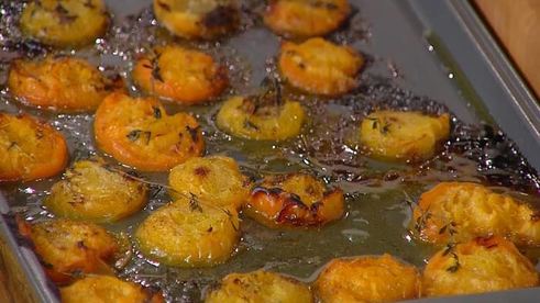 йогуртовое мороженое с запеченными абрикосами