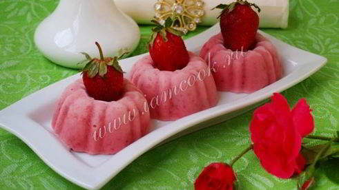 клубничное мороженое