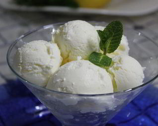 Лимонно-сливочное мороженое