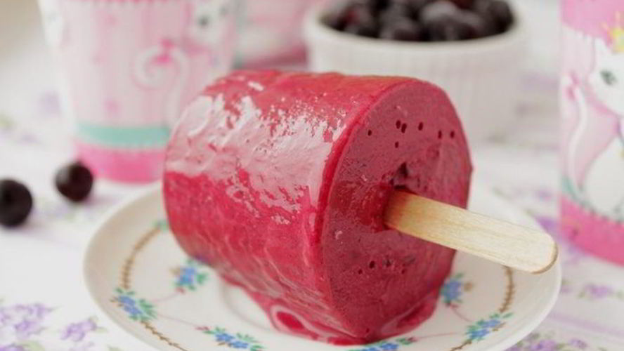 Рецепт мороженое из черной смородины и йогурта