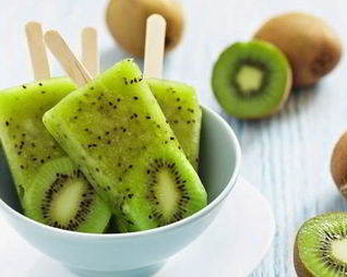 Мороженое из киви с соком апельсина