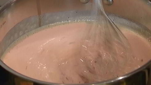 мороженое с лепестками роз