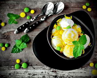 Мороженое с заварным лимонным кремом