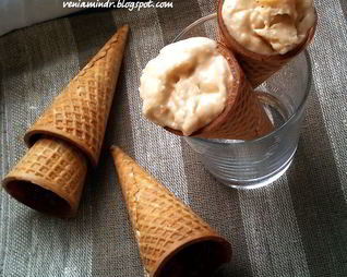 Мягкое мороженое с кленовым сиропом