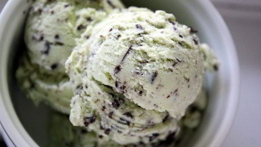 Рецепт мятное мороженое с шоколадной крошкой