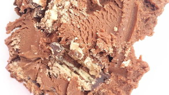 Рецепт Шоколадное мороженое с конфетами KitKat