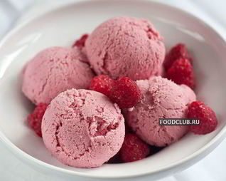 Сливочное малиновое мороженое