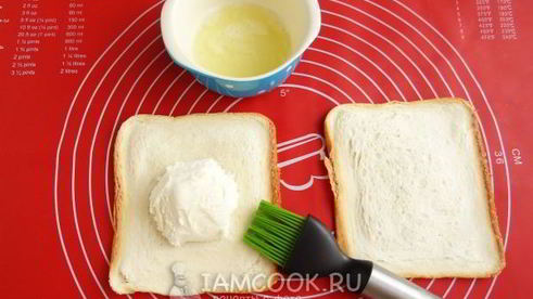 жареное мороженое в тостовом хлебе