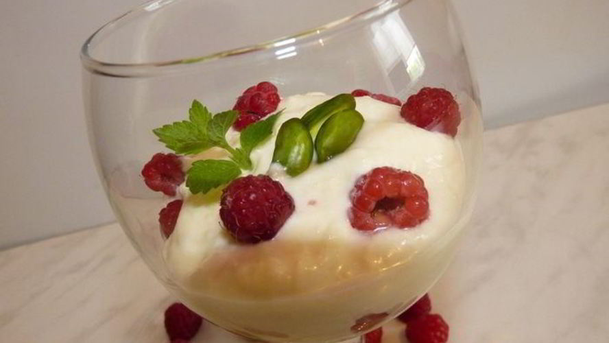 Рецепт мусс из белого шоколада с малиной