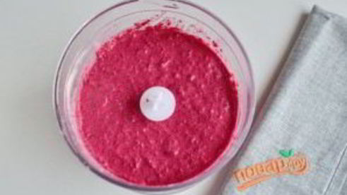 пикантный свекольный мусс с селедкой