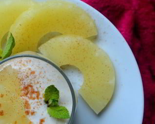 Творожный мусс с ананасом и карамельными нотами