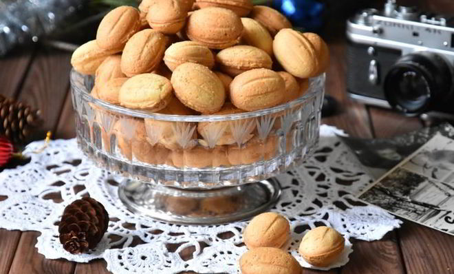 Орешки с вареной сгущенкой