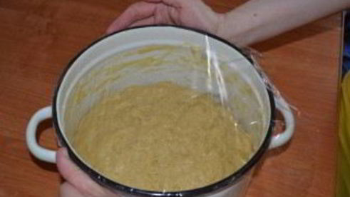 кулич с изюмом на пасху