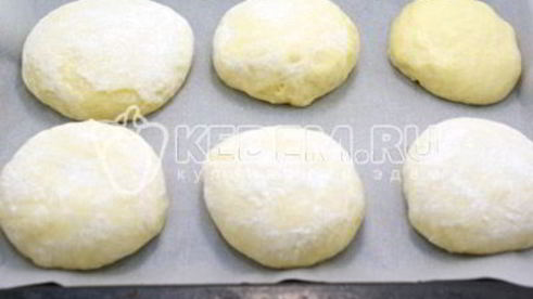 кулич с шоколадной глазурью