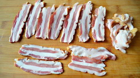 пасхальное мясное кольцо с перепелиными яйцами по-польски