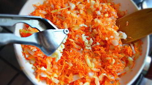 пасхальное мясное кольцо с перепелиными яйцами по-польски